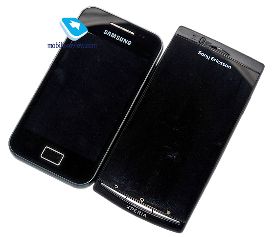 Samsung Ace і Sony Ericsson Arc S (праворуч):