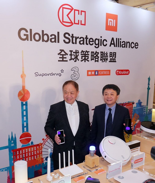 Зокрема, Ван Сян, старший віце-президент Xiaomi, зазначив, що вони з задоволенням підписали це неймовірно вигідне партнерство з CK Hutchison, який є світовим лідером в області роздрібної торгівлі та телекомунікацій