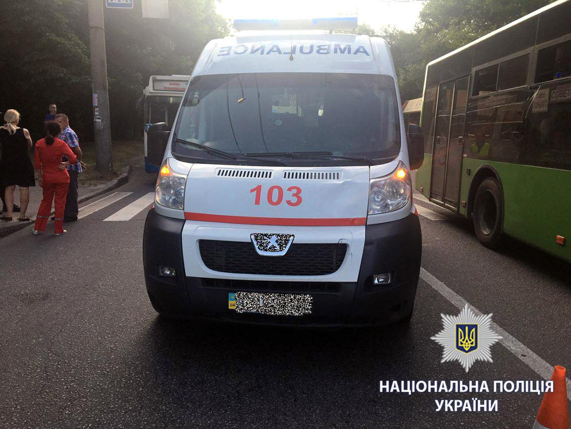 Хлопець йшов в навушниках і не почув сирени швидкої