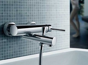 Ванну кімнату неможливо уявити без сучасної сантехніки і супутнього їй сучасного обладнання