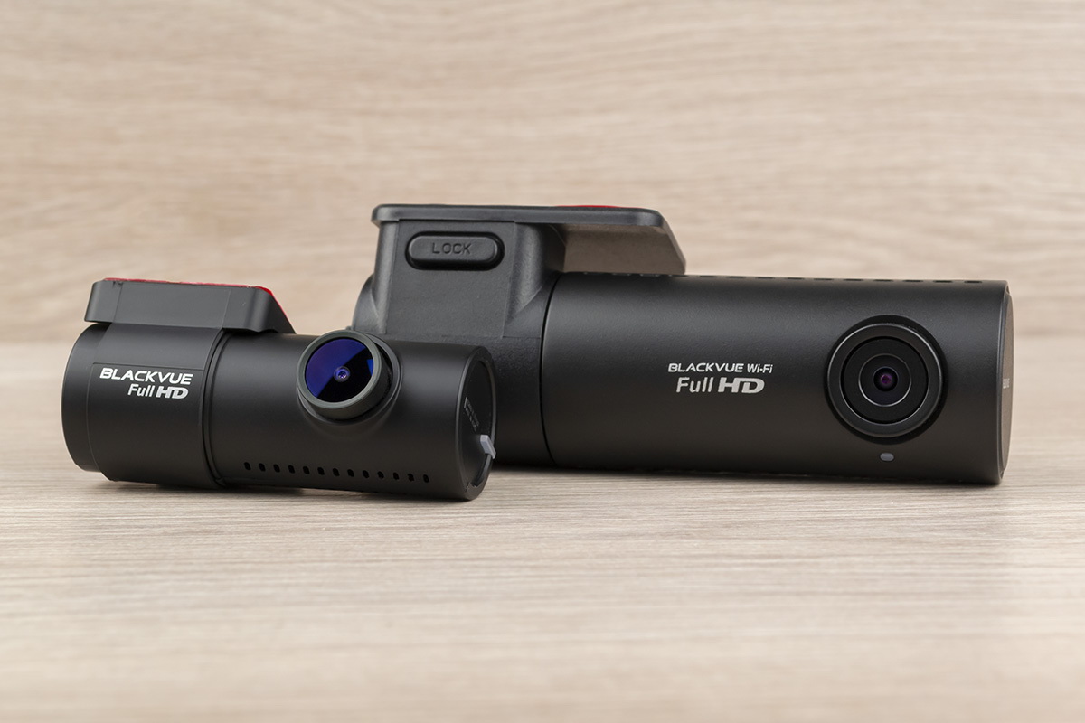 Зате у фронтальних камерах моделей серії «590» встановлена ​​та ж флагманська матриця Sony Starvis, що і в топовом BlackVue DR750S-1CH за 25 300 рублів
